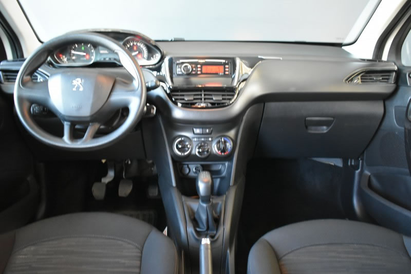 PEUGEOT 208 5P BUSINESS LINE 1.4 HDi 68 PEUGEOT 208 5P BUSINESS LINE 1.4 HDi 68