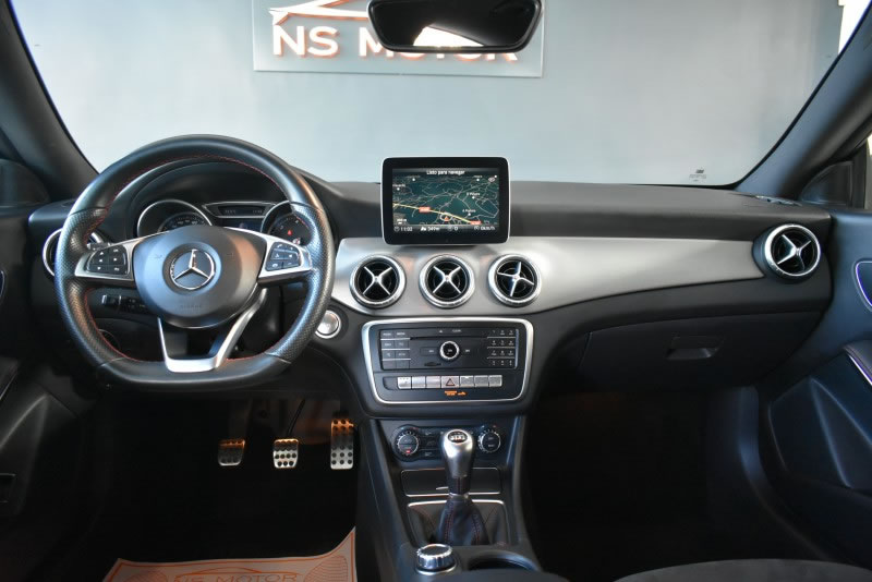 MERCEDES-BENZ CLA SHOOTING BRAKE 200 D 136 CV AMG INT Y EXT