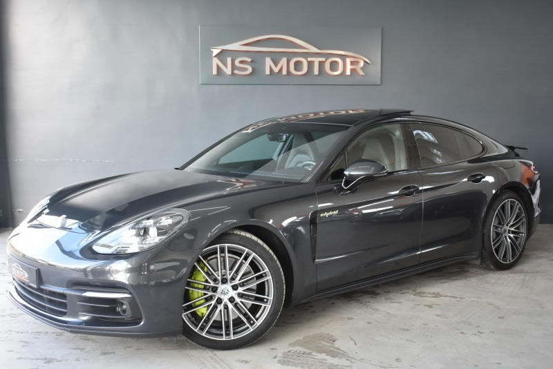 PORSCHE PANAMERA 4 EHybrid