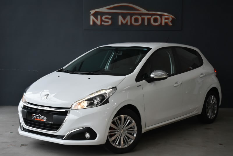 PEUGEOT 208 1.6 HDI 100CV STYLE PEUGEOT 208 1.6 HDI 100CV STYLE