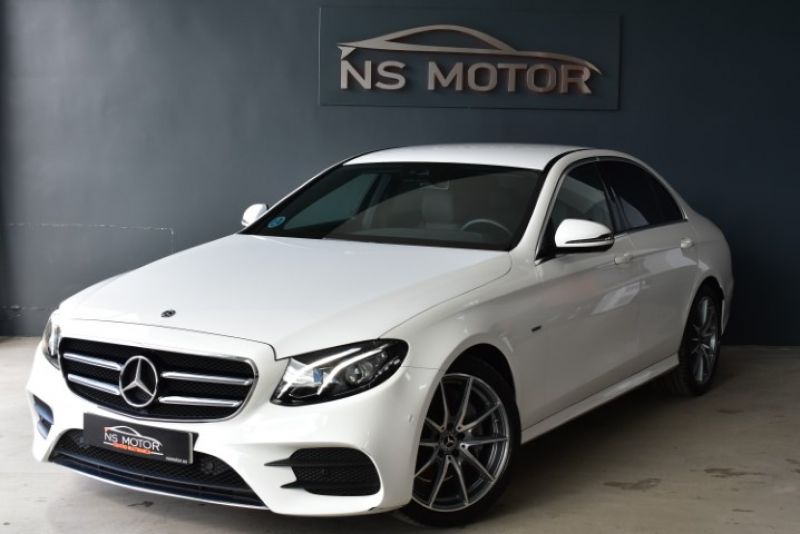 MERCEDES-BENZ CLASE E 220D 194CV 9G AMG INT Y EXT MERCEDES-BENZ CLASE E 220D 194CV 9G AMG INT Y EXT