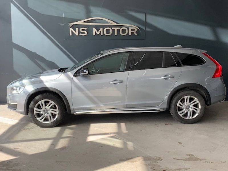 VOLVO V60 CROSS COUNTRY D3 GEARTRONIC MOMENTUM 2.0 D3 GEARTRONIC MOMENTUM VOLVO V60 CROSS COUNTRY D3 GEARTRONIC MOMENTUM 2.0 D3 GEARTRONIC MOMENTUM