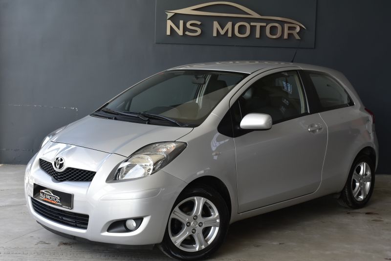 TOYOTA YARIS 1.3 TS 100CV 6 VELOCIDADES
