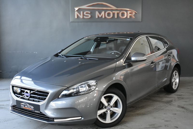 VOLVO V40 D2 120CV SUMMUM