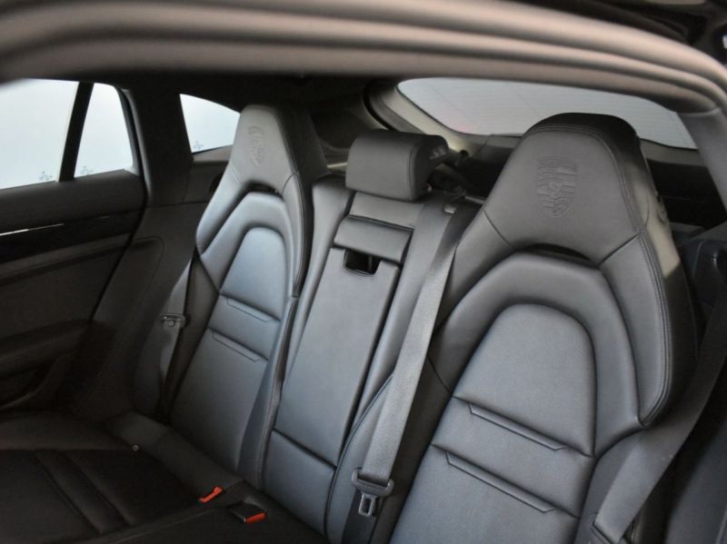PORSCHE PANAMERA 4 E-HYBRID SPORT TURISMO 462CV