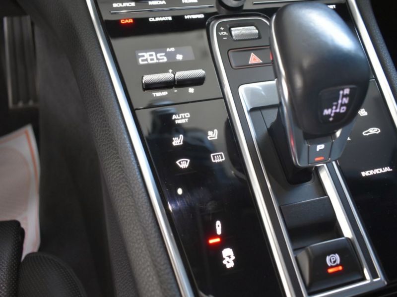 PORSCHE PANAMERA 4 E-HYBRID SPORT TURISMO 462CV