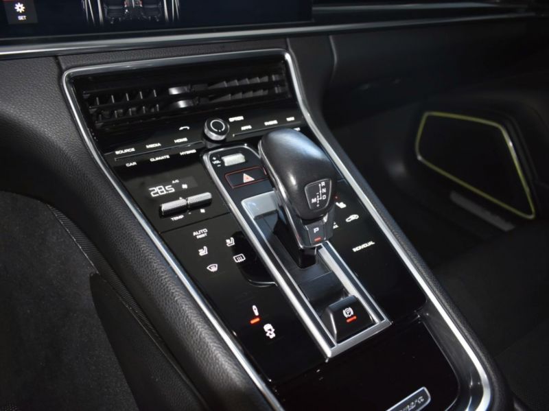 PORSCHE PANAMERA 4 E-HYBRID SPORT TURISMO 462CV