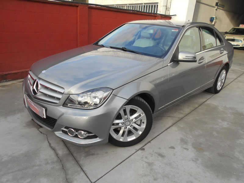 MERCEDES-BENZ CLASE C 220 AVANTGARDE