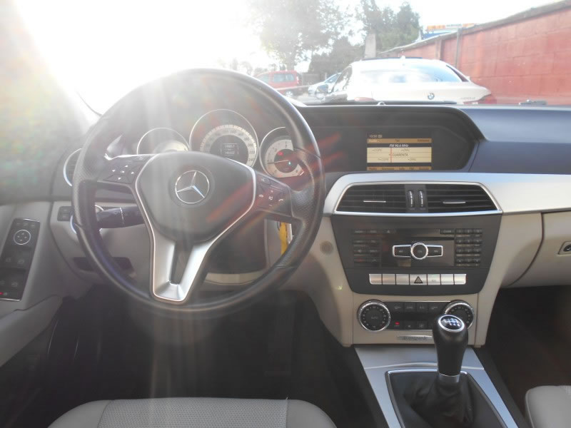 MERCEDES-BENZ CLASE C 220 AVANTGARDE