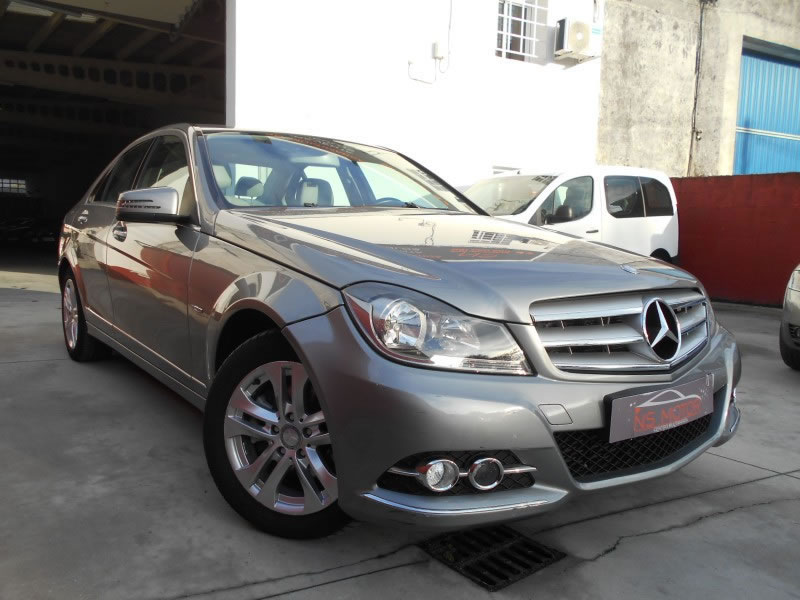 MERCEDES-BENZ CLASE C 220 AVANTGARDE