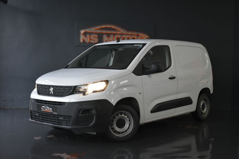 PEUGEOT PARTNER PRO STANDARD 1.5 BLUEHDI 98CV FURGN NACIONAL - NICO PORPIETARIO - IVA DEDUCIBLE