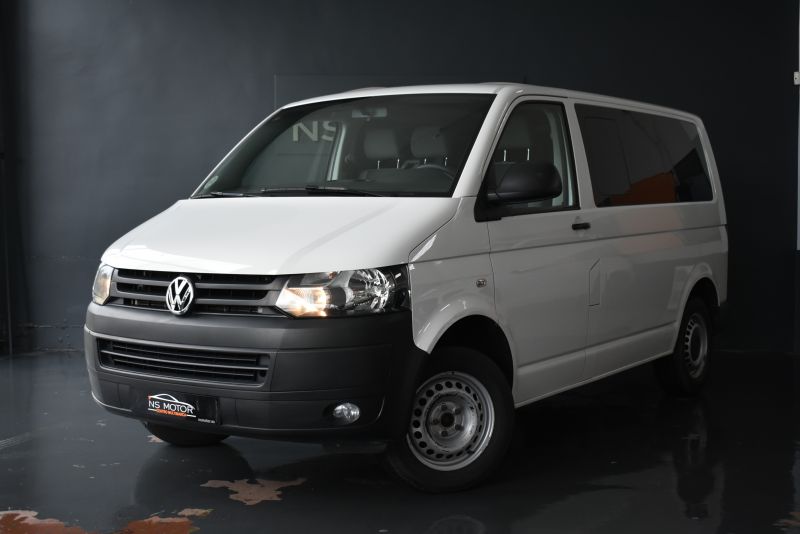 VOLKSWAGEN TRANSPORTER KOMBI PRO 2.0 TDI 115CV 9 PLAZAS -NACIONAL CATEGORIA TURISMO