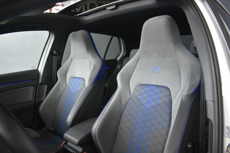 VOLKSWAGEN GOLF VIII R 4MOTION 2.0 TSI 320CV DSG NACIONAL - UNICO PROPIETARIO - IVA DEDUCIBLE