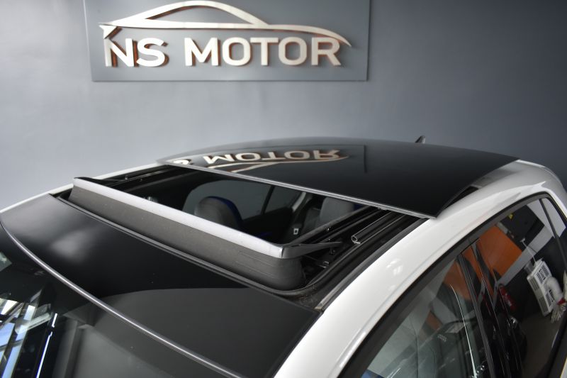 VOLKSWAGEN GOLF VIII R 4MOTION 2.0 TSI 320CV DSG NACIONAL - UNICO PROPIETARIO - IVA DEDUCIBLE