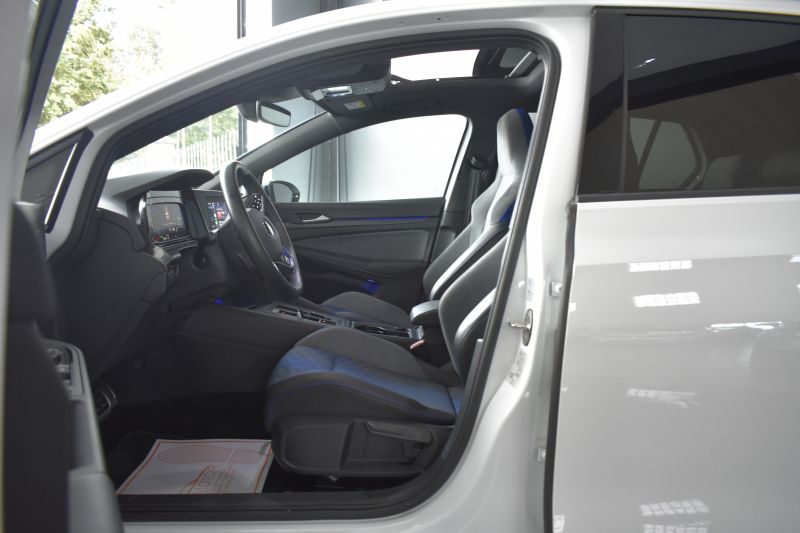 VOLKSWAGEN GOLF VIII R 4MOTION 2.0 TSI 320CV DSG NACIONAL - UNICO PROPIETARIO - IVA DEDUCIBLE