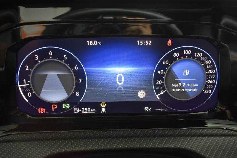 VOLKSWAGEN GOLF VIII R 4MOTION 2.0 TSI 320CV DSG NACIONAL - UNICO PROPIETARIO - IVA DEDUCIBLE