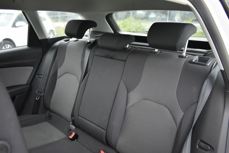 SEAT LEON ST  1.6 TDI 115CV STYLE - NACIONAL - UNICO PROPIETARIO - IVA DEDUCIBLE 