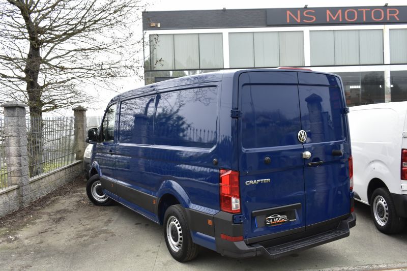 VOLKSWAGEN CRAFTER 35 FURGON BM TA L3H1 2.0TDI 140CV - NACIONAL - UNICO PROPIETARIO - IVA DEDUCIBLE