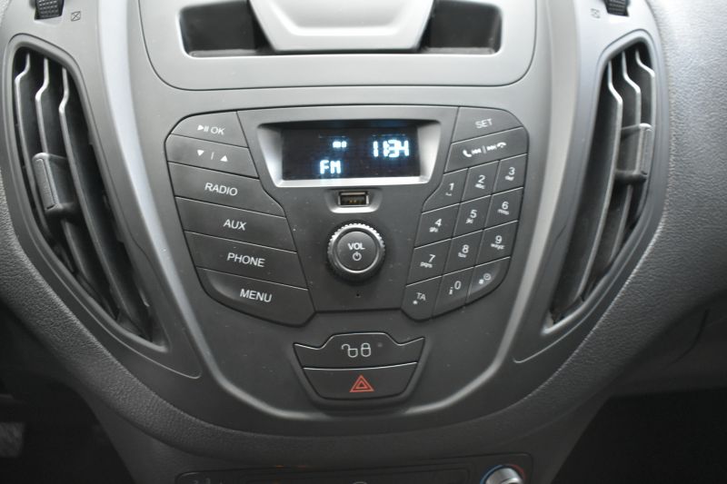 FORD TRANSIT COURIER KOMBI 1.5 TDCI 5 PLAZAS 75CV - NACIONAL - UNICO PROPIETARIO - IVA DEDUCIBLE FORD TRANSIT COURIER KOMBI 1.5 TDCI 5 PLAZAS 75CV - NACIONAL - UNICO PROPIETARIO - IVA DEDUCIBLE