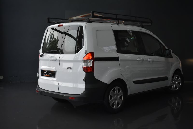 FORD TRANSIT COURIER KOMBI 1.5 TDCI 5 PLAZAS 75CV - NACIONAL - UNICO PROPIETARIO - IVA DEDUCIBLE FORD TRANSIT COURIER KOMBI 1.5 TDCI 5 PLAZAS 75CV - NACIONAL - UNICO PROPIETARIO - IVA DEDUCIBLE