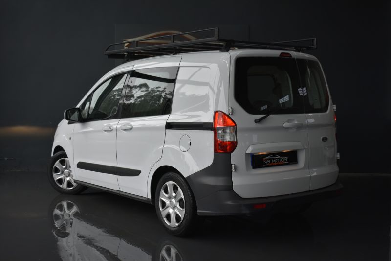 FORD TRANSIT COURIER KOMBI 1.5 TDCI 5 PLAZAS 75CV - NACIONAL - UNICO PROPIETARIO - IVA DEDUCIBLE FORD TRANSIT COURIER KOMBI 1.5 TDCI 5 PLAZAS 75CV - NACIONAL - UNICO PROPIETARIO - IVA DEDUCIBLE