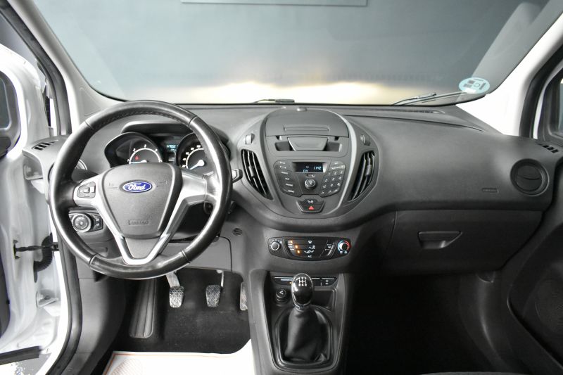 FORD TRANSIT COURIER KOMBI 1.5 TDCI 5 PLAZAS 75CV - NACIONAL - UNICO PROPIETARIO - IVA DEDUCIBLE FORD TRANSIT COURIER KOMBI 1.5 TDCI 5 PLAZAS 75CV - NACIONAL - UNICO PROPIETARIO - IVA DEDUCIBLE