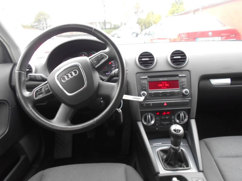 AUDI A3 SPORTBACK 1.6 TDI 105