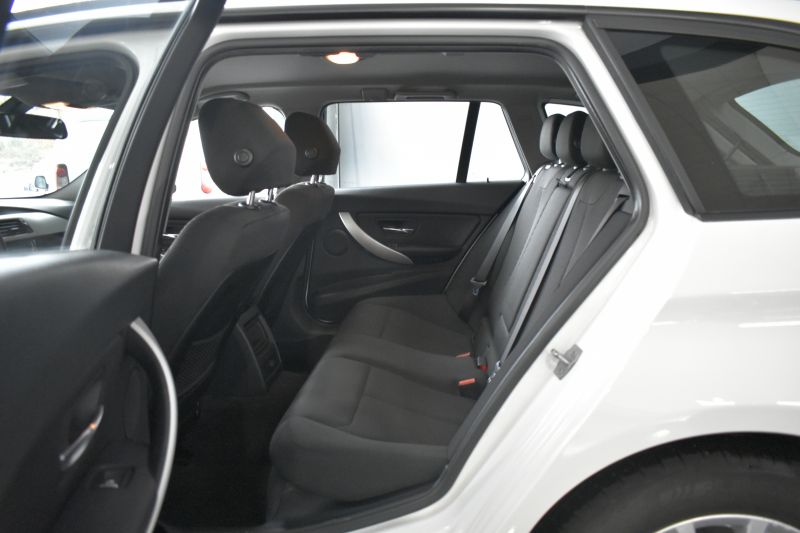 BMW SERIE 3  318D TOURING 150CV  BUSINESS ADVANTAGE - UNICO PROPIETARIO - IVA DEDUCIBLE