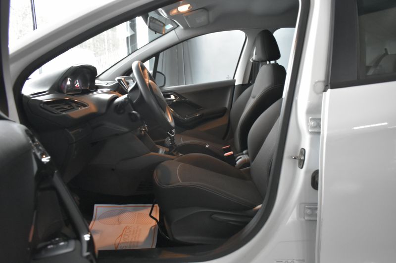 PEUGEOT 208 1.5 BLUEHDI 100CV ACTIVE NACIONAL - UNICO PROPIETARIO - IVA DEDUCIBLE 