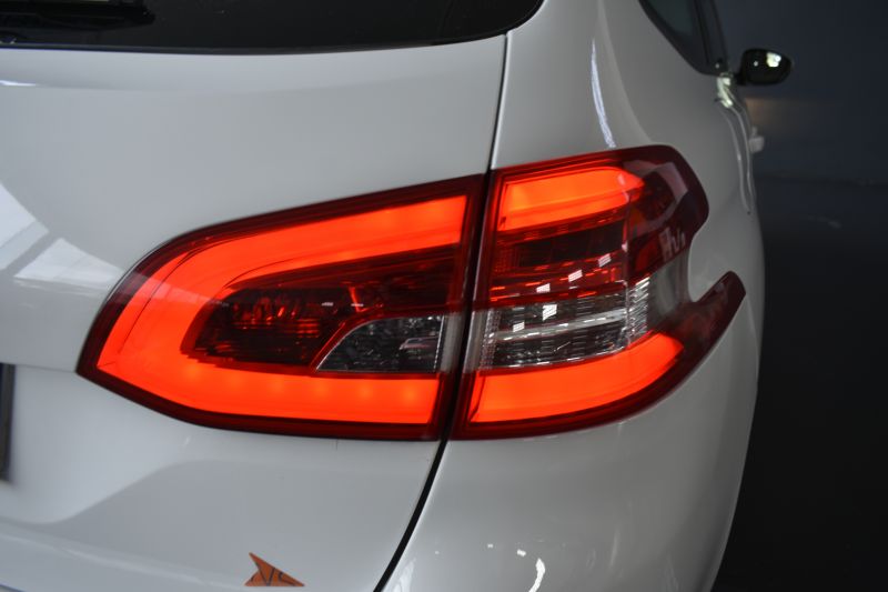 PEUGEOT 308 SW ACTIVE 1.5 BLUEHDI 100CV NACIONAL - UNICO PROPIETARIO - IVA DEDUCIBLE PEUGEOT 308 SW ACTIVE 1.5 BLUEHDI 100CV NACIONAL - UNICO PROPIETARIO - IVA DEDUCIBLE