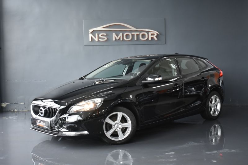 VOLVO V40 D2 2.0 DIESEL 120CV NACIONAL