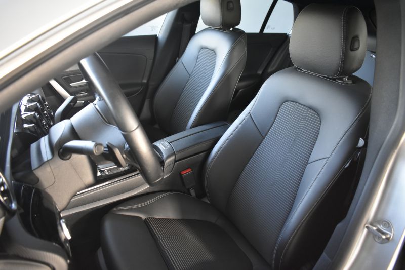 MERCEDES-BENZ CLA 200 D AUT 150 CV SHOOTING BRAKE - NACIONAL -UNICO PROPIETARIO - IVA DEDUCIBLE MERCEDES-BENZ CLA 200 D AUT 150 CV SHOOTING BRAKE - NACIONAL -UNICO PROPIETARIO - IVA DEDUCIBLE