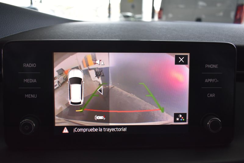 SKODA KAMIQ  1.0 TSI 110CV DSG AMBITION NACIONAL - UNICO PROPIETARIO - IVA DEDUCIBLE 