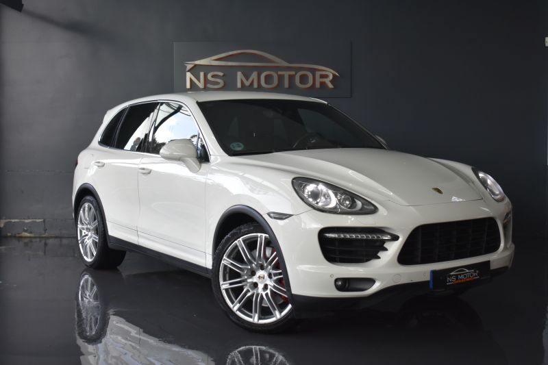 PORSCHE CAYENNE TURBO 4.8 501CV 