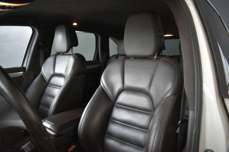 PORSCHE CAYENNE TURBO 4.8 501CV 