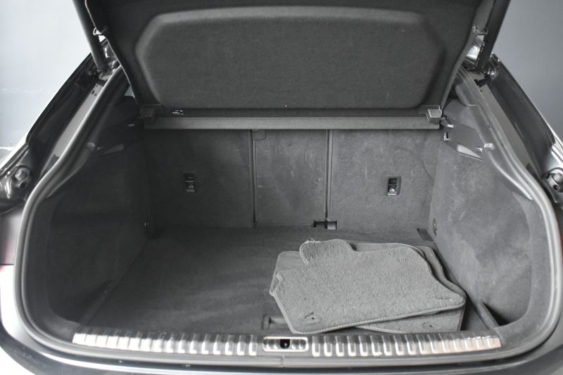 AUDI Q3 SPORTBACK S LINE 35 TDI 150 CV S TRONIC AUDI Q3 SPORTBACK S LINE 35 TDI 150 CV S TRONIC