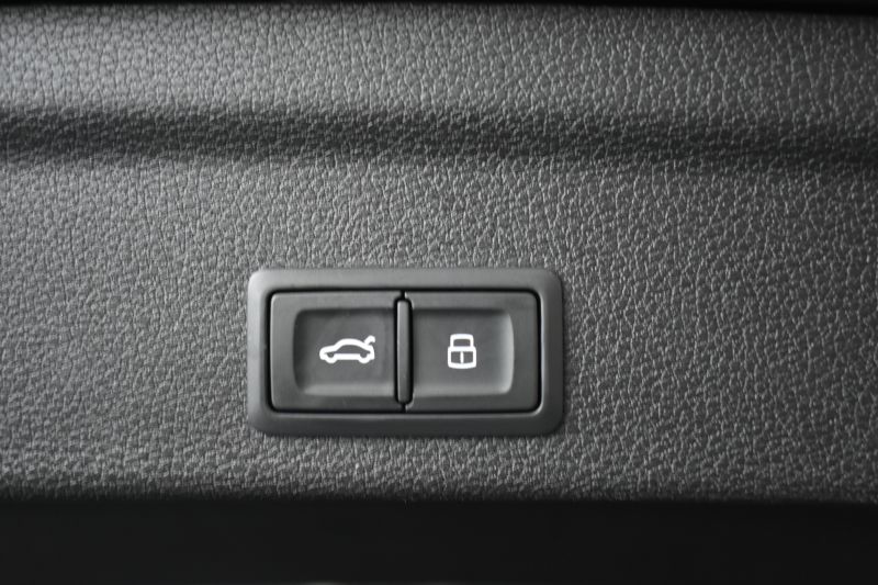 AUDI Q3 SPORTBACK S LINE 35 TDI 150 CV S TRONIC AUDI Q3 SPORTBACK S LINE 35 TDI 150 CV S TRONIC