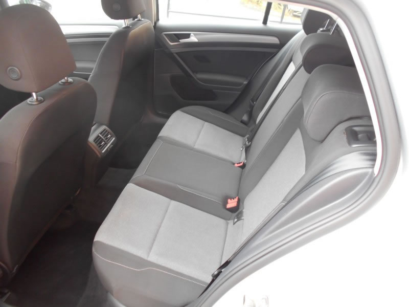VOLKSWAGEN GOLF VII 1.6 TDI 105 NAVI
