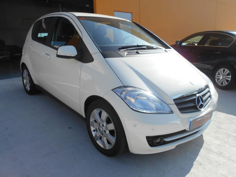 MERCEDES-BENZ CLASE A  180 CDI