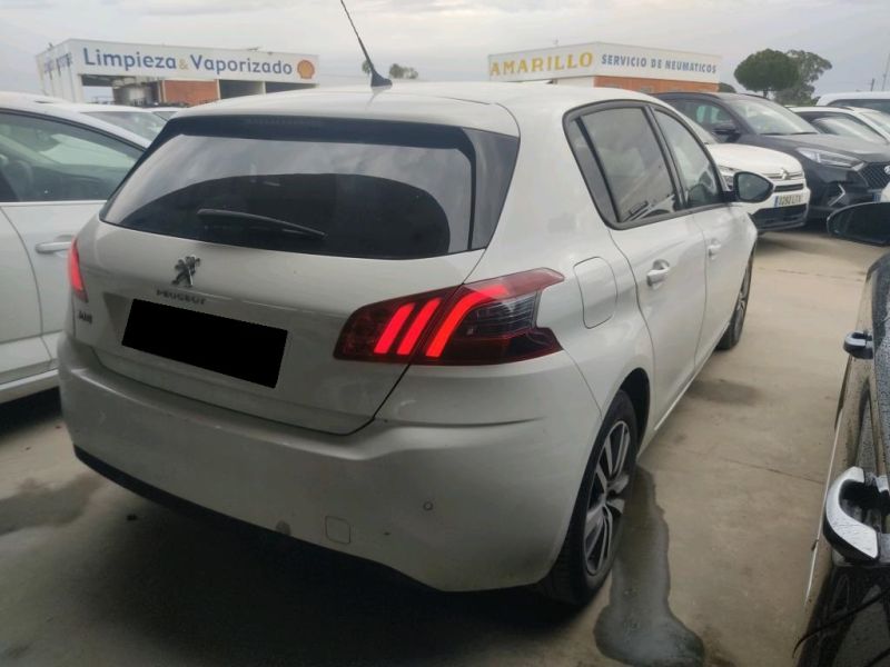 PEUGEOT 308 BERLINA CON PORTÓN 5P STYLE1.5  BLUEHDI 130