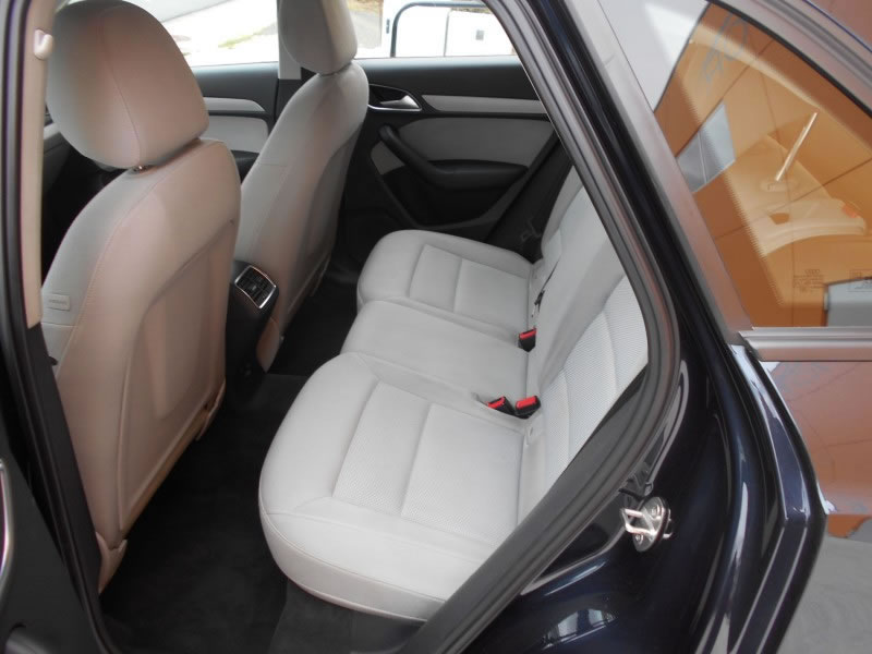 AUDI Q3 2.0 TDI 140 AMBITION-NAVI