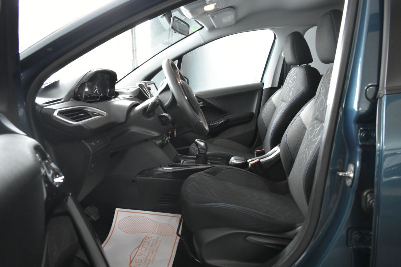 PEUGEOT 2008 SIGNATURE 1.5 BLUEHDI 100CV