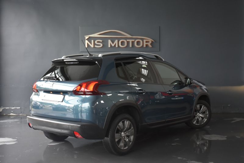 PEUGEOT 2008 SIGNATURE 1.5 BLUEHDI 100CV