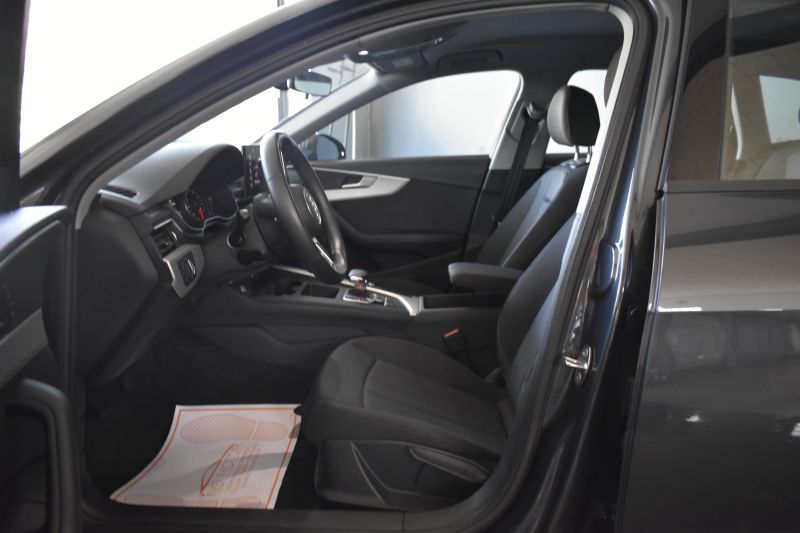 AUDI A4   AVANT 30 TDI 2.0 136CV STRONIC BUSINESS EDITION 
