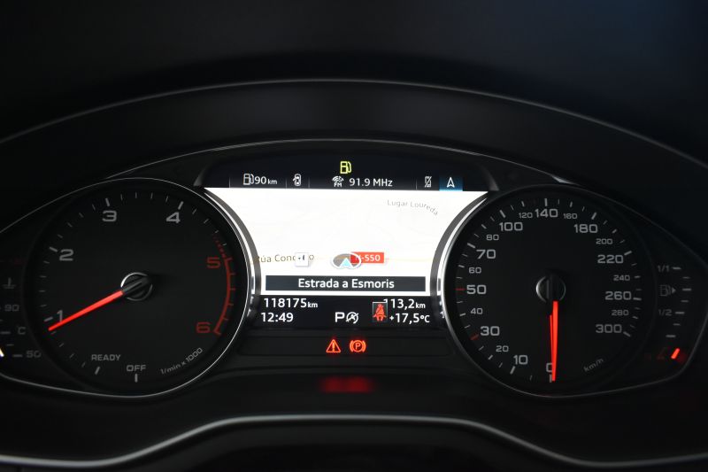 AUDI A4   AVANT 30 TDI 2.0 136CV STRONIC BUSINESS EDITION 