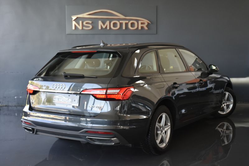 AUDI A4   AVANT 30 TDI 2.0 136CV STRONIC BUSINESS EDITION 