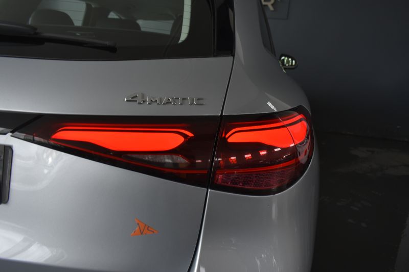 MERCEDES-BENZ GLC 220D 4MATIC AT9