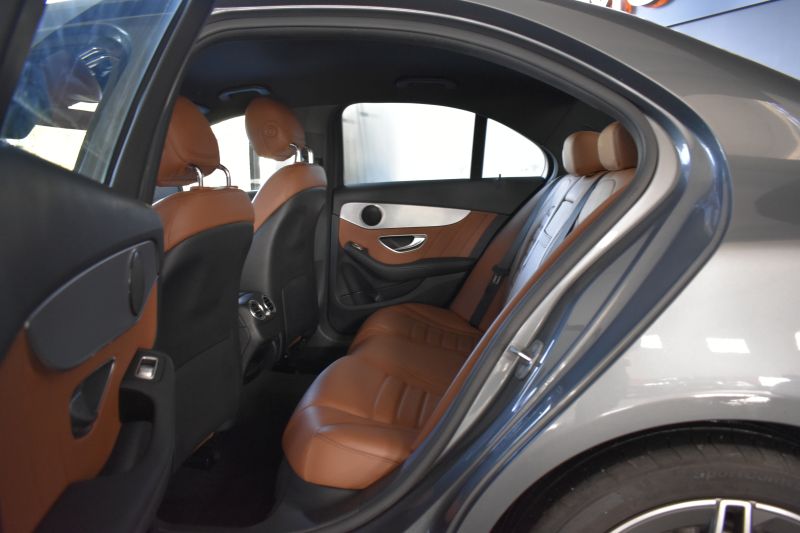 MERCEDES-BENZ CLASE C 200D AMG 160CV
