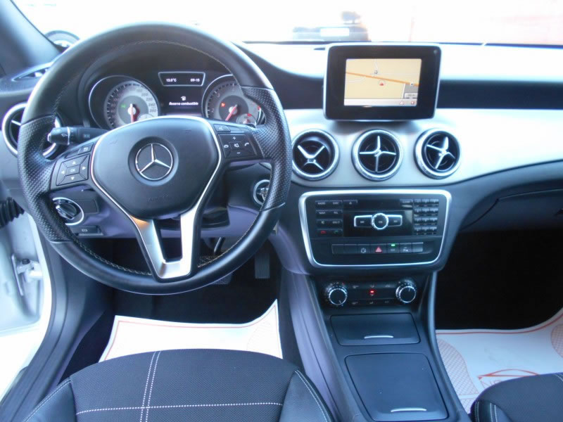 MERCEDES-BENZ CLASE Cla  CLA 220 AVANTGARDE NAVI BIXENON FULL