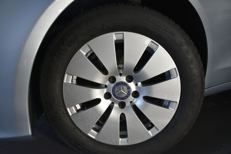 MERCEDES-BENZ CLASE C ESTATE 200D 2.2 136CV BUSINESS MERCEDES-BENZ CLASE C ESTATE 200D 2.2 136CV BUSINESS